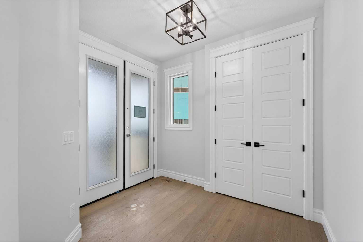 98 Waterford Crescent