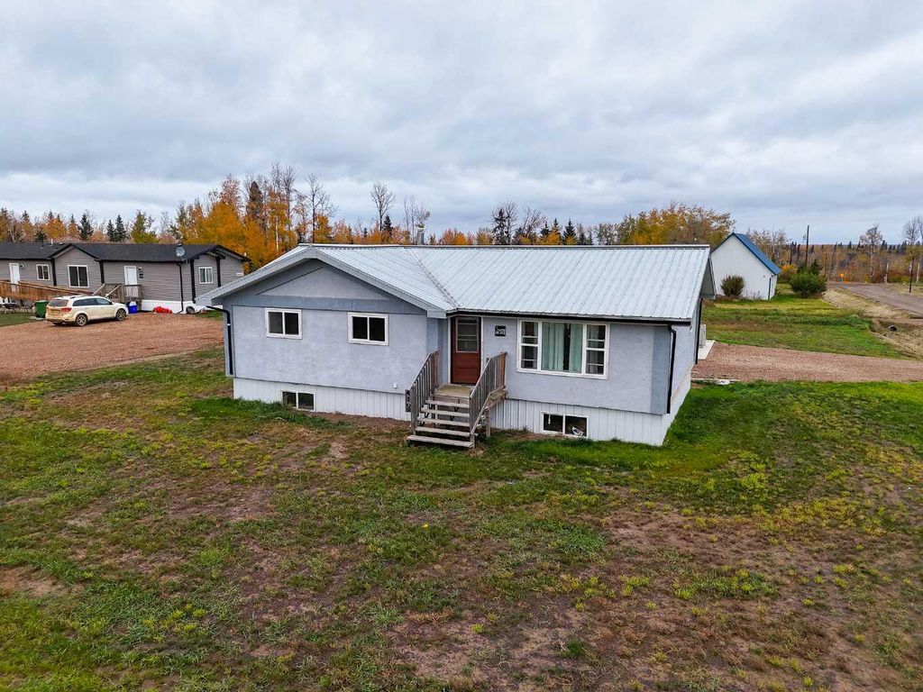 Photo of 5702 44 Ave, Fort Vermilion, AB T0H 1N0 (MLS # A2265782)