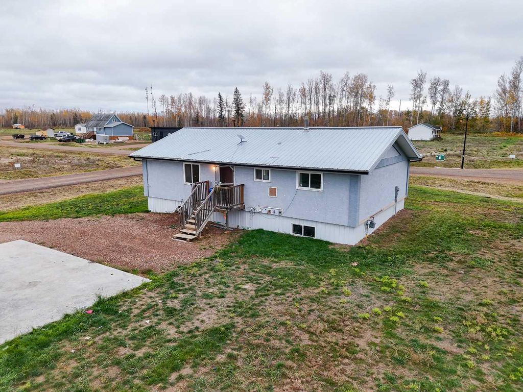 Photo of 5702 44 Ave, Fort Vermilion, AB T0H 1N0 (MLS # A2265782)