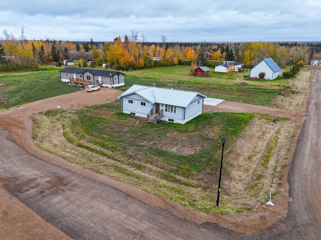 Photo of 5702 44 Ave, Fort Vermilion, AB T0H 1N0 (MLS # A2265782)