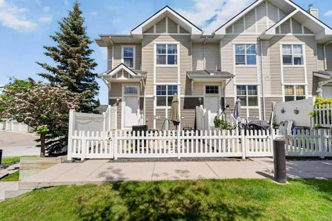 Photo of 3031 New Brighton Gardens SE, Calgary, AB T2Z 4J4 (MLS # A2346615)