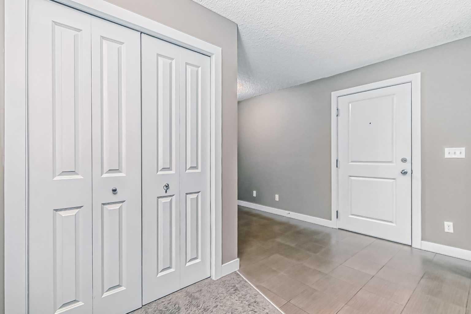 195 Kincora Glen Road NW 305