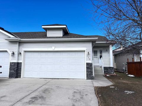 Photo of 110 West Creek Bay, Chestermere, AB T1X 1K7 (MLS # A2262218)