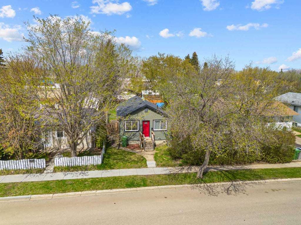 Photo of 4724 49 Street, Lloydminster, SK S9V 0L8 (MLS # A2349680)
