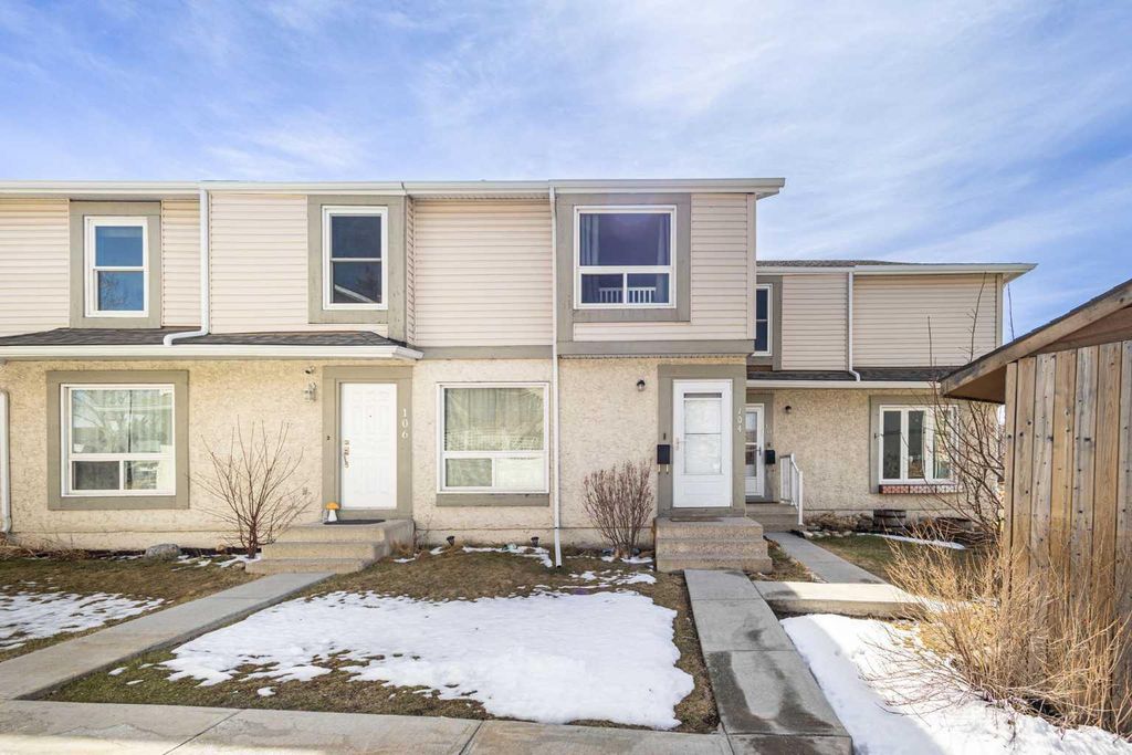 Photo of 104 Deer Ridge Lane SE, Calgary, AB T2J 6N4 (MLS # A2303883)