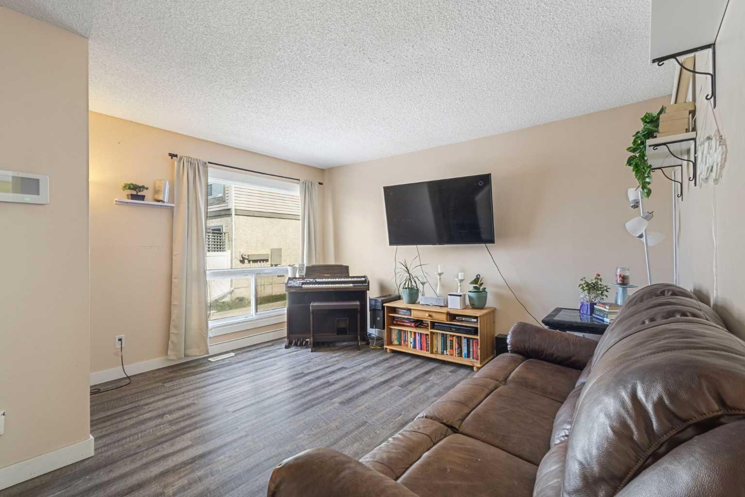 104 Deer Ridge Lane SE