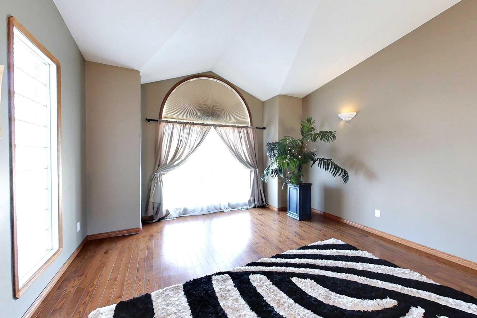 23 Springwood Drive NE