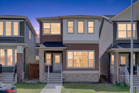 Photo of 30 Evanscrest Rise NW, Calgary, AB T3P 0R7 (MLS # A2324777)
