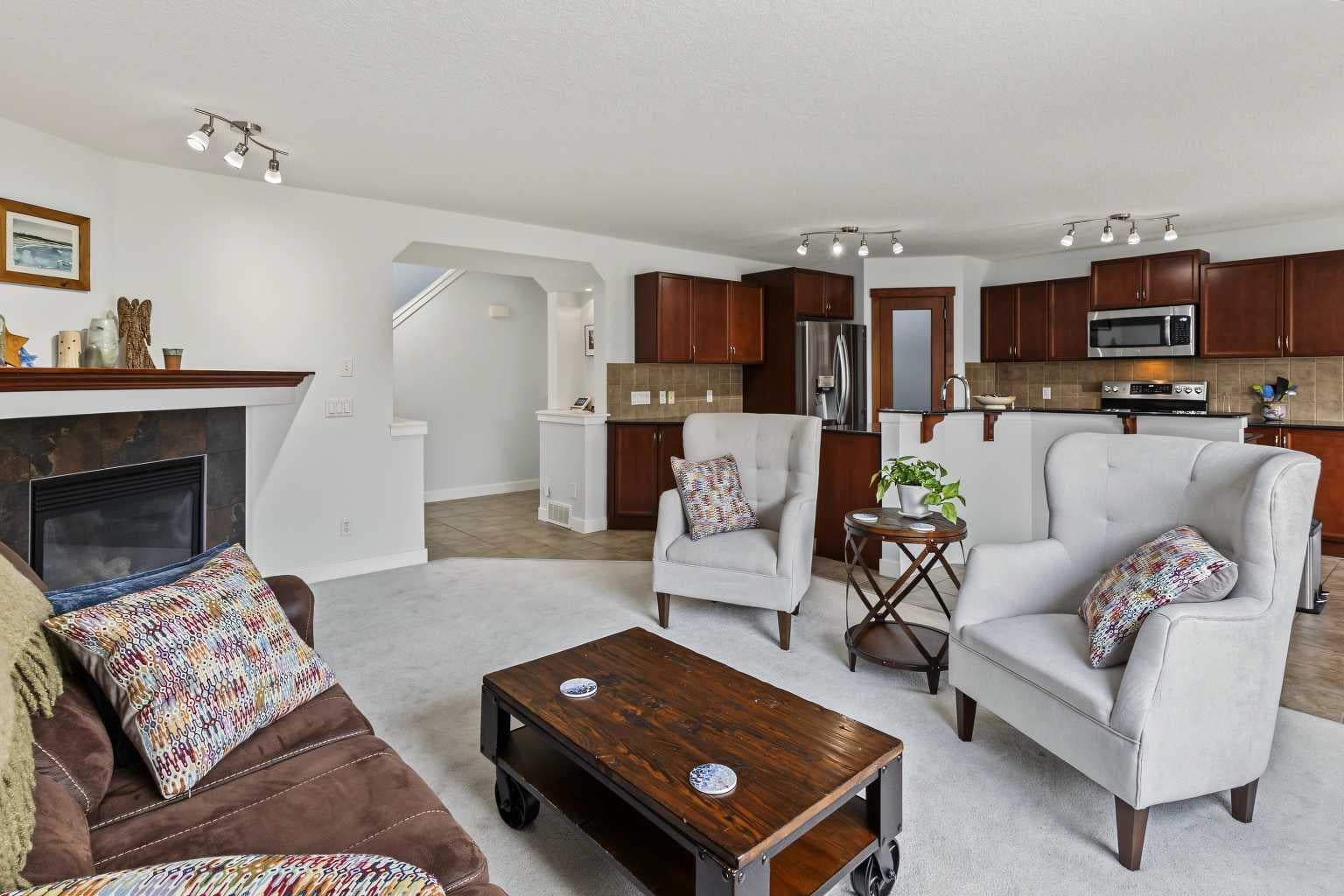 26 Drake Landing NE