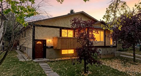 Photo of 1137 Berkley Drive NW, Calgary, AB T3K 1S6 (MLS # A2253062) Photo of 1137 Berkley Drive NW, Calgary, AB T3K 1S6 (MLS # A2253062)