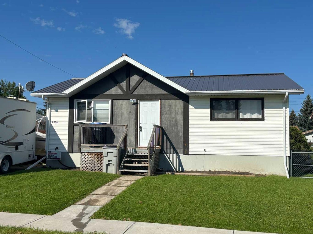Photo of 4806 47 Street, Mayerthorpe, AB T0E 1N0 (MLS # A2337449)