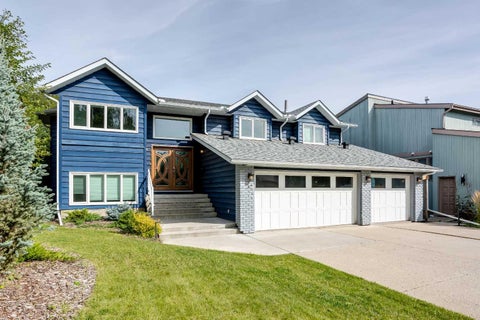 Photo of 32 Bow Village Crescent NW, Calgary, AB T3B 4X2 (MLS # A2345106)