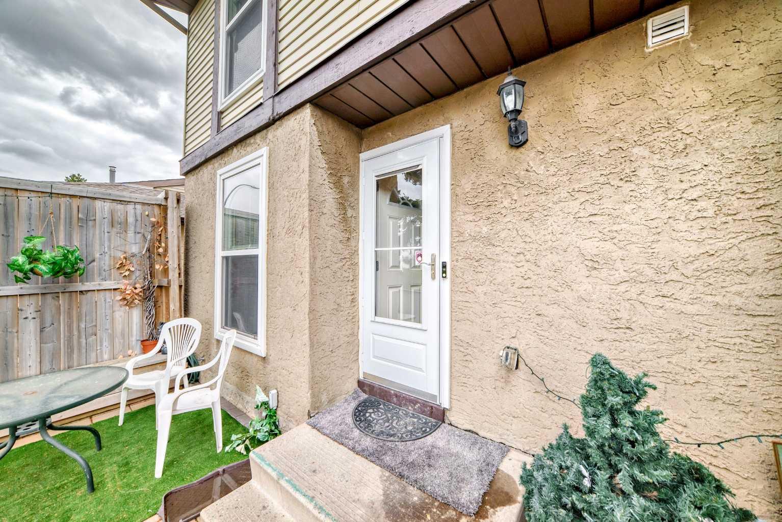 533 Abinger Road NE