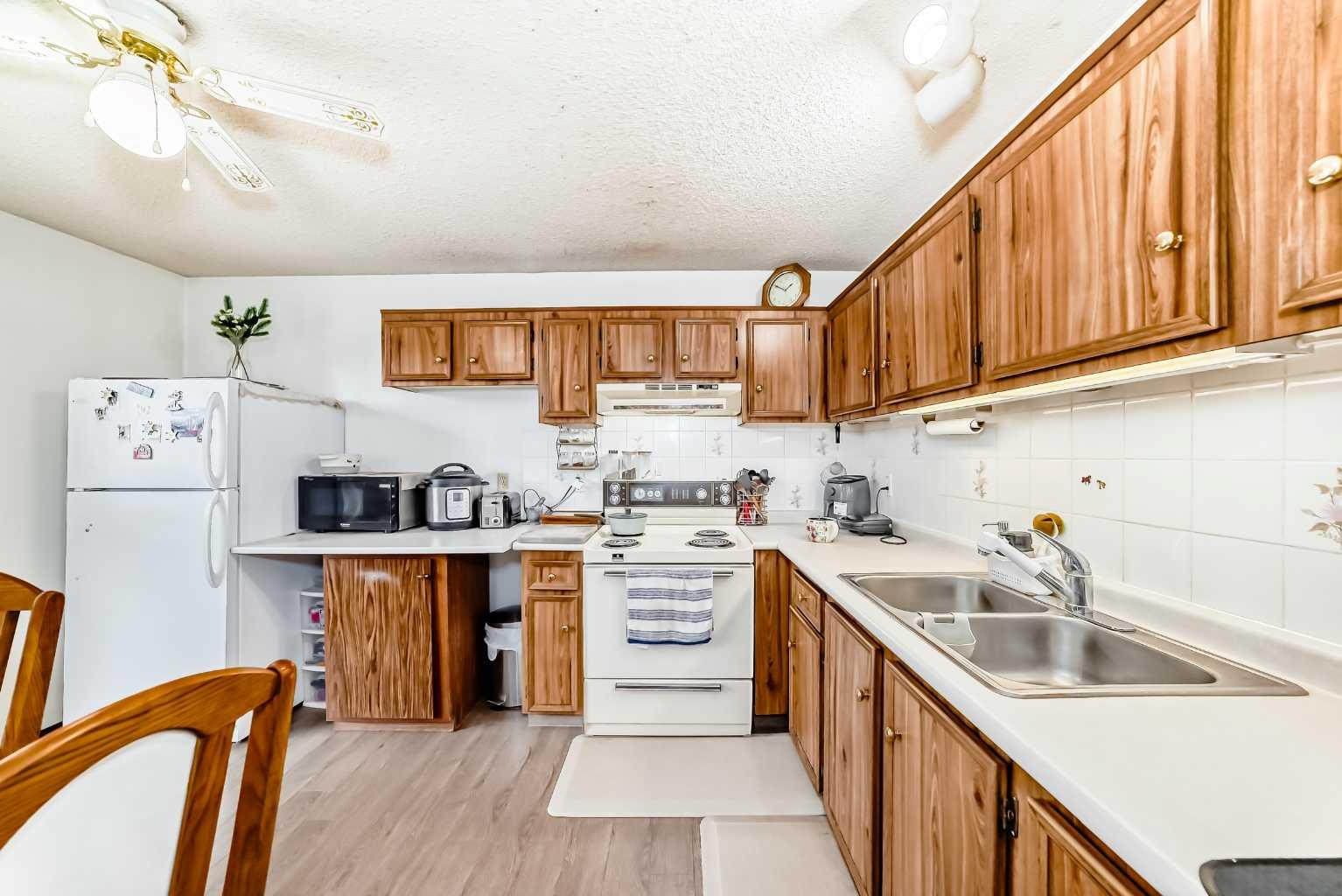 533 Abinger Road NE