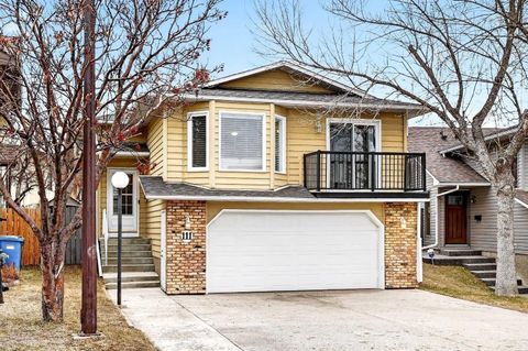 Photo of 111 Sanderling Rise NW, Calgary, AB T3K 3B4 (MLS # A2299200)