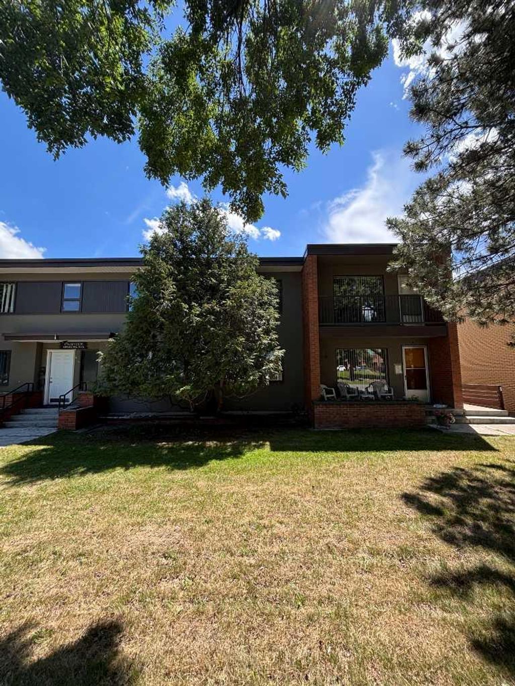 Photo of 1814 10 Avenue S #9, Lethbridge, AB T1K 0B6 (MLS # A2324834)