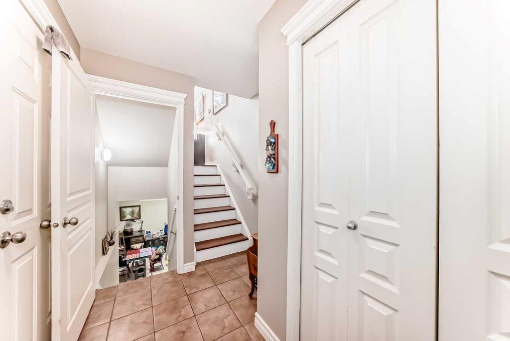 Photo of 202 Inglewood Grove SE, Calgary, AB T2G 5R4 (MLS # A2285561)