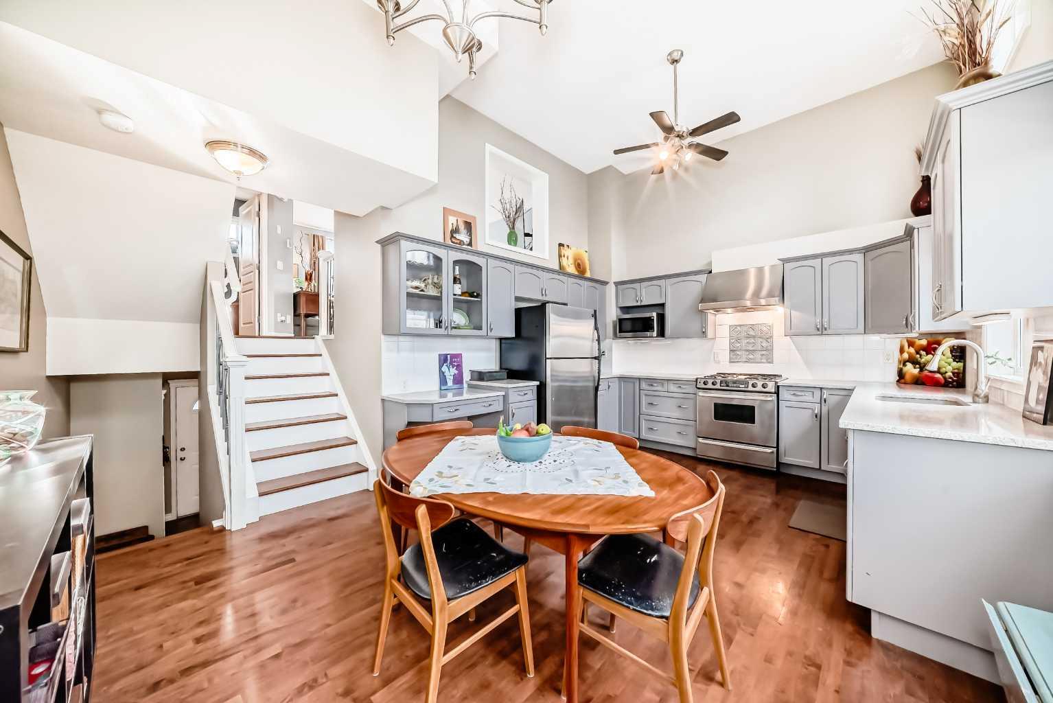 202 Inglewood Grove SE