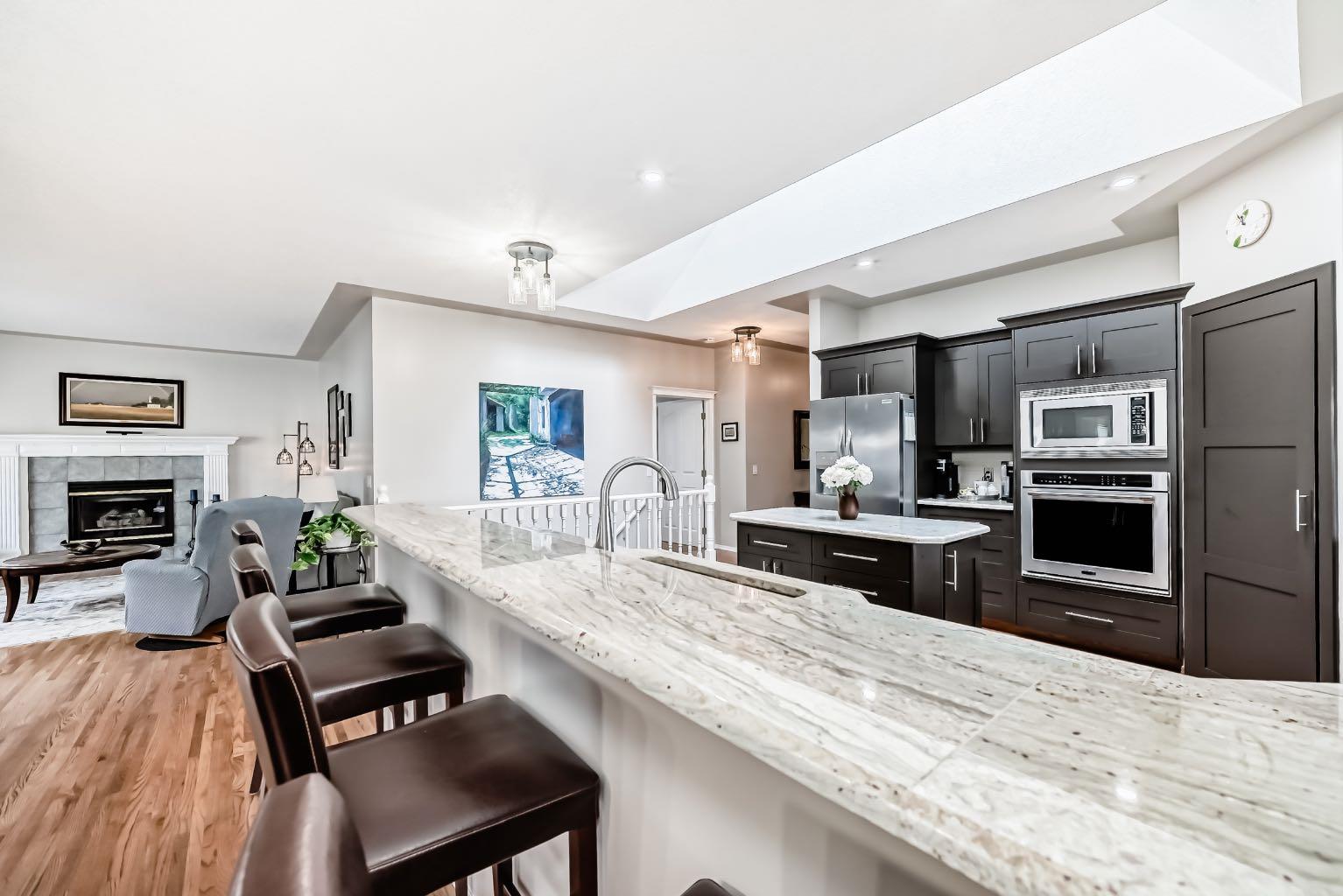 42 Inverness Close SE