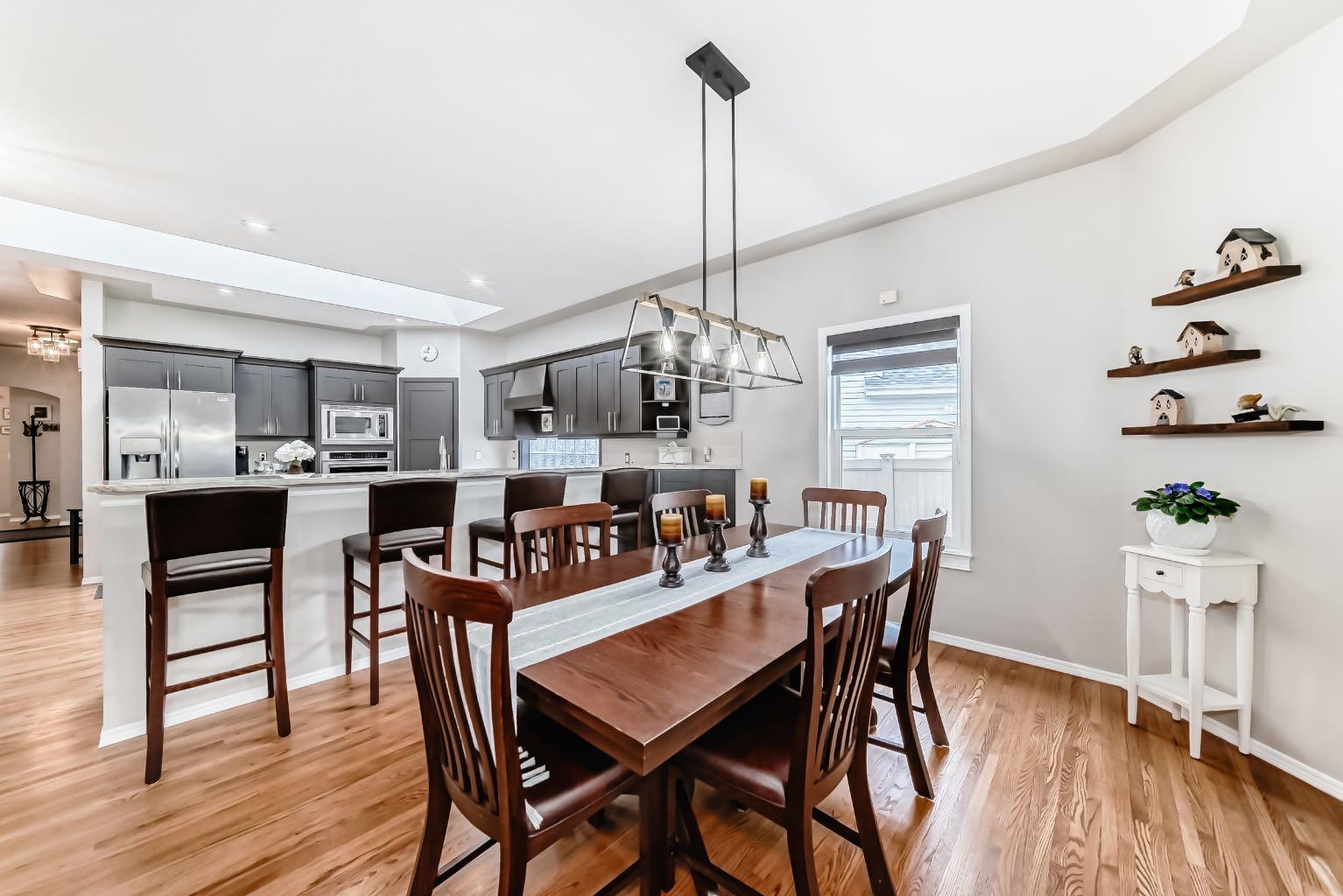 42 Inverness Close SE