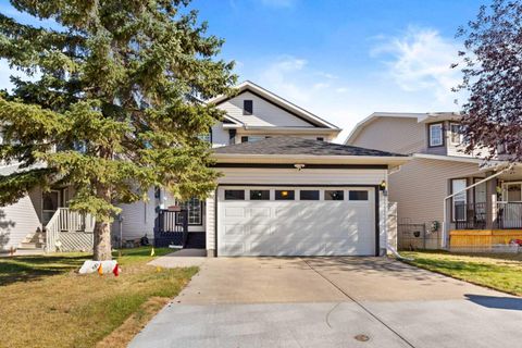 86 Coral Springs Close NE Calgary AB T3J 3S4