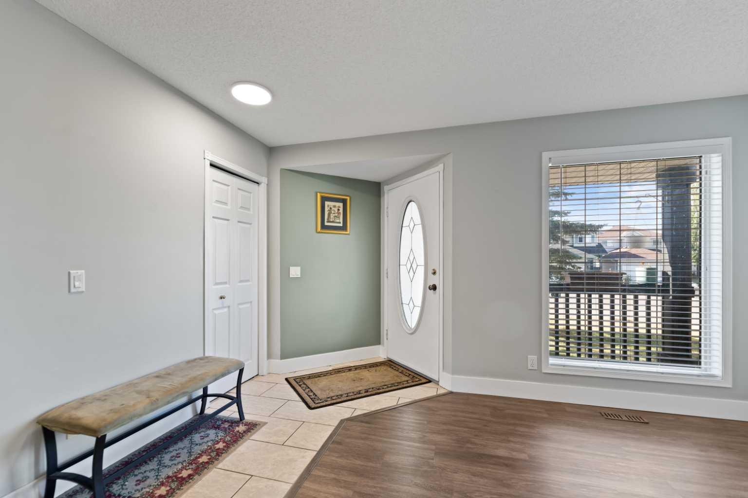 86 Coral Springs Close NE