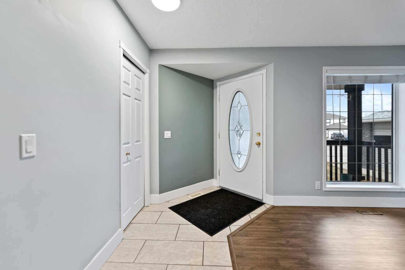 86 Coral Springs Close NE