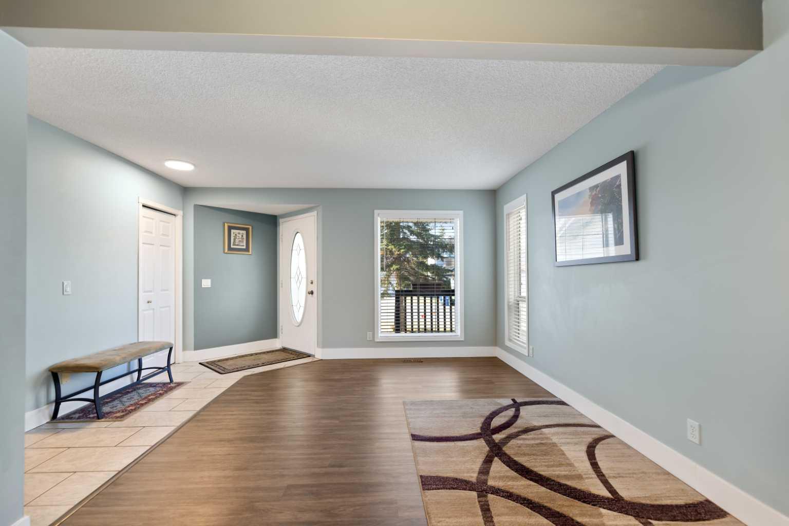 86 Coral Springs Close NE