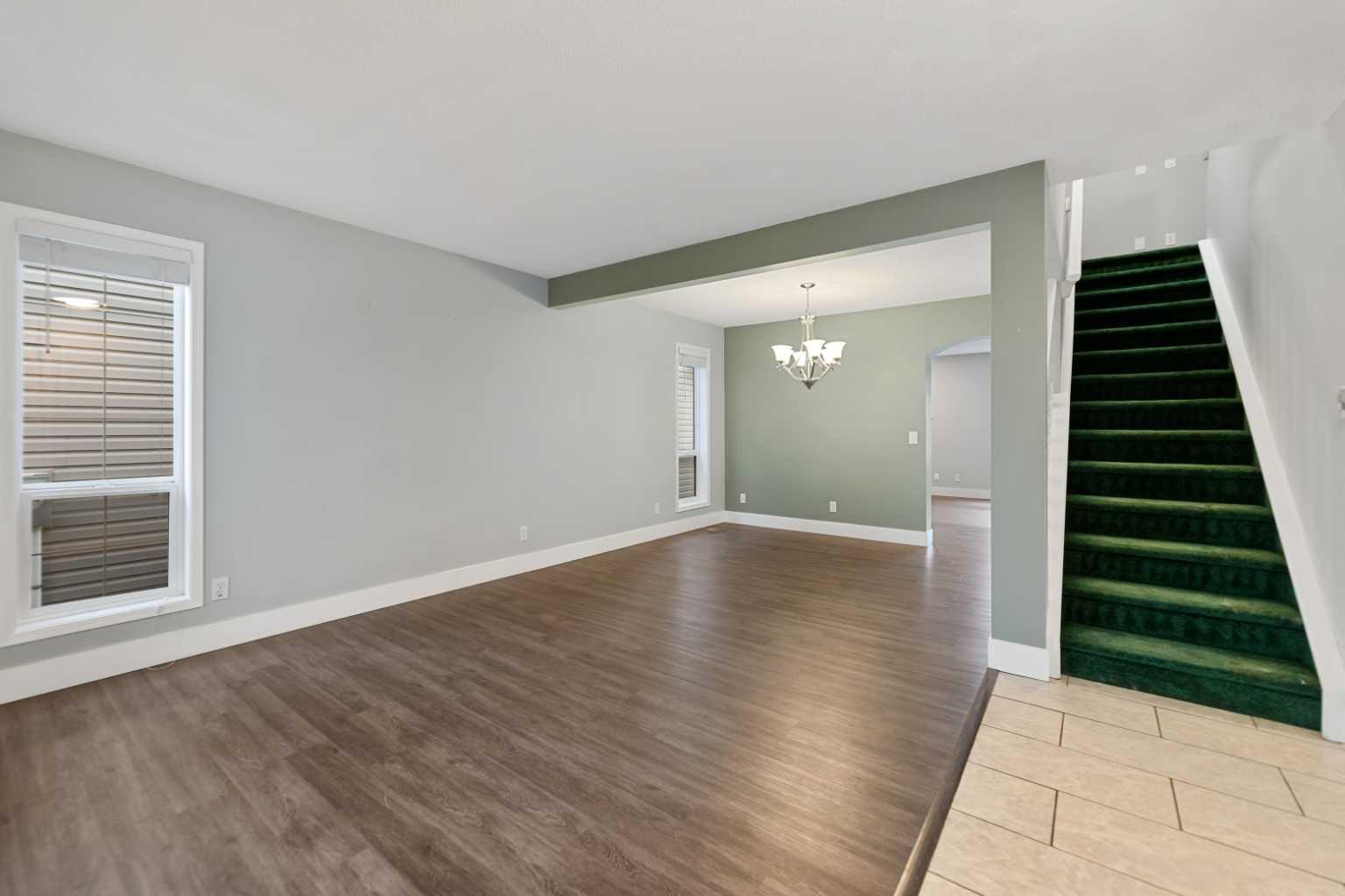 86 Coral Springs Close NE