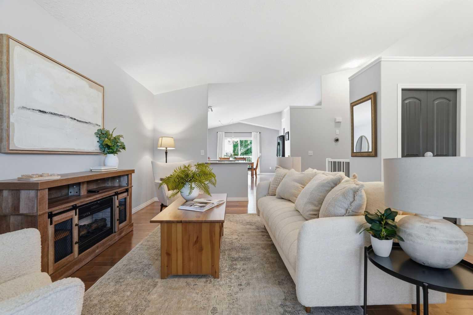 412 Highland Close
