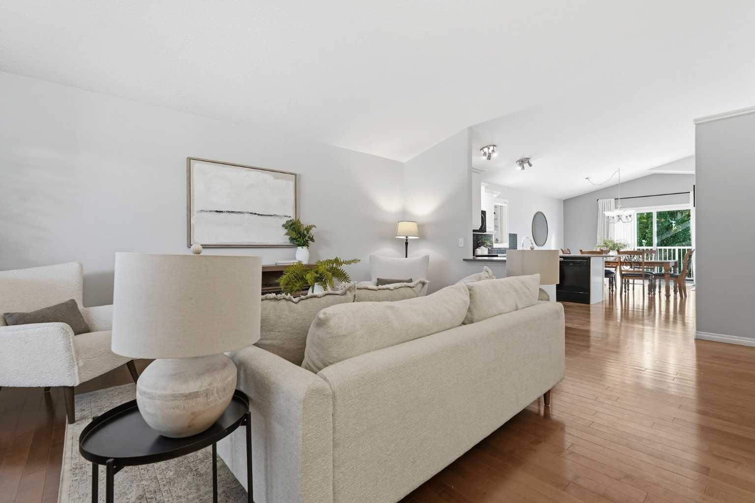 412 Highland Close