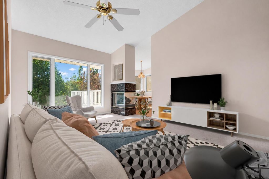 Photo of 58 Evergreen Bay SW, Calgary, AB T2Y 3E9 (MLS # A2327242)