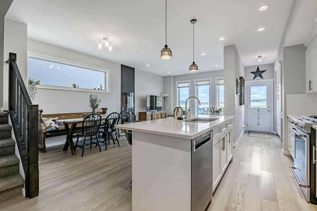 Photo of 179 Heritage Heights, Cochrane, AB T4C 2R5 (MLS # A2322955)