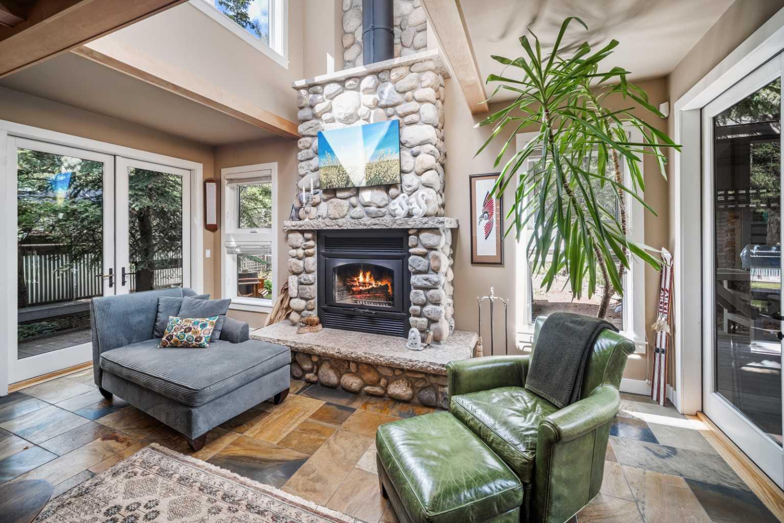 140 Rundle Crescent