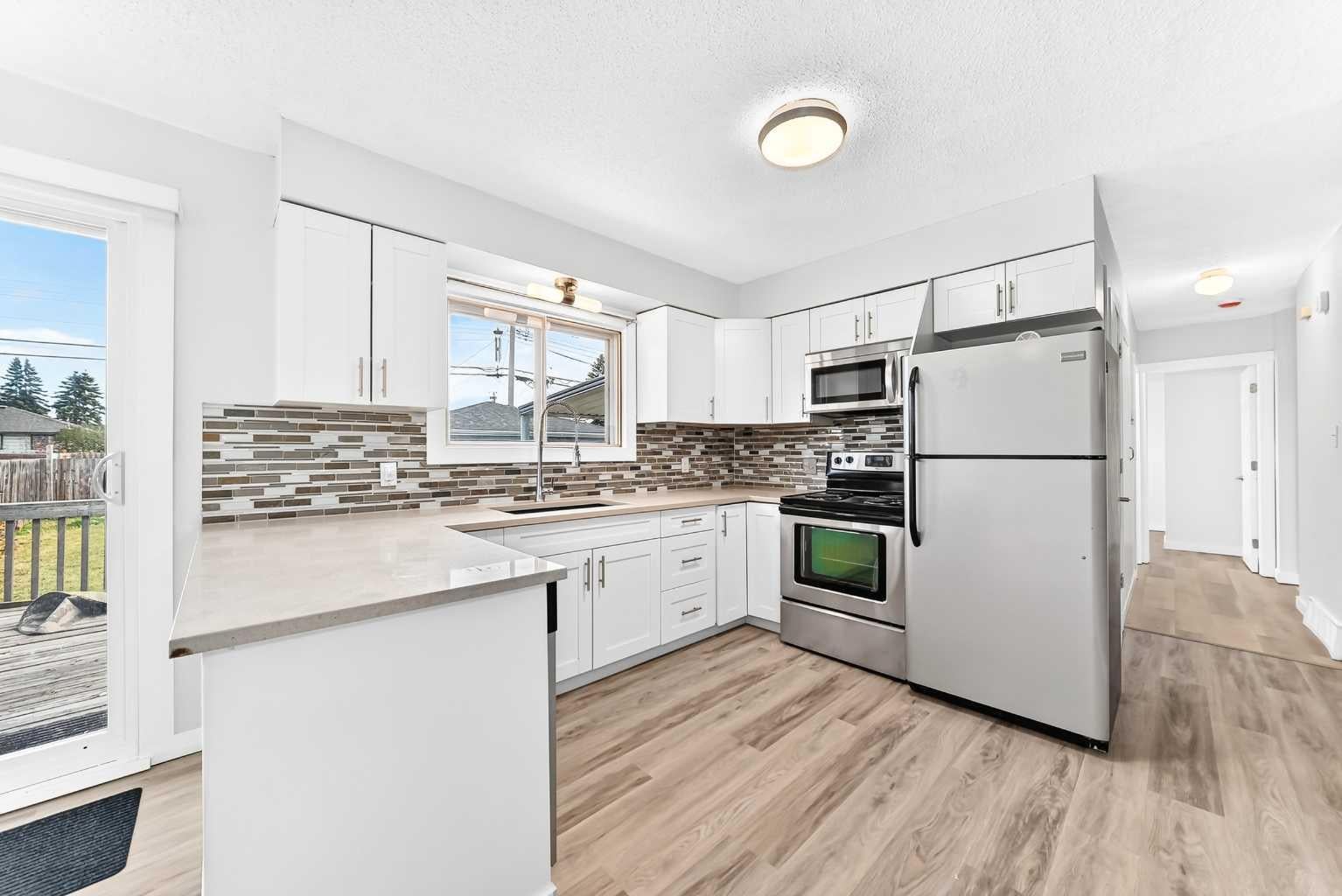 2016 46 Street SE