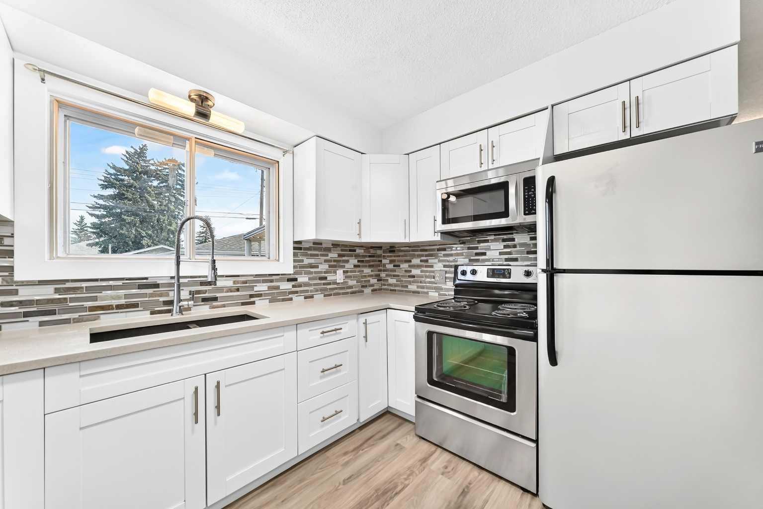 2016 46 Street SE