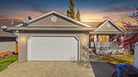 Photo of 5216 55 Avenue, Eckville, AB T0M 0X0 (MLS # A2351831)