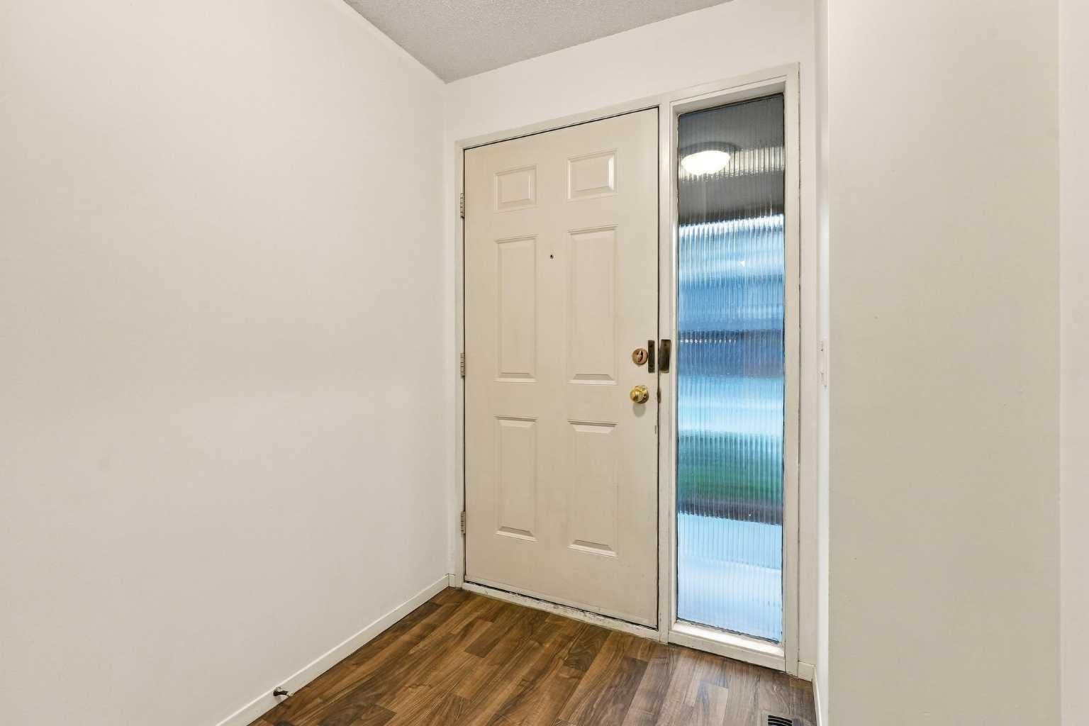 69 Glamis Gardens SW