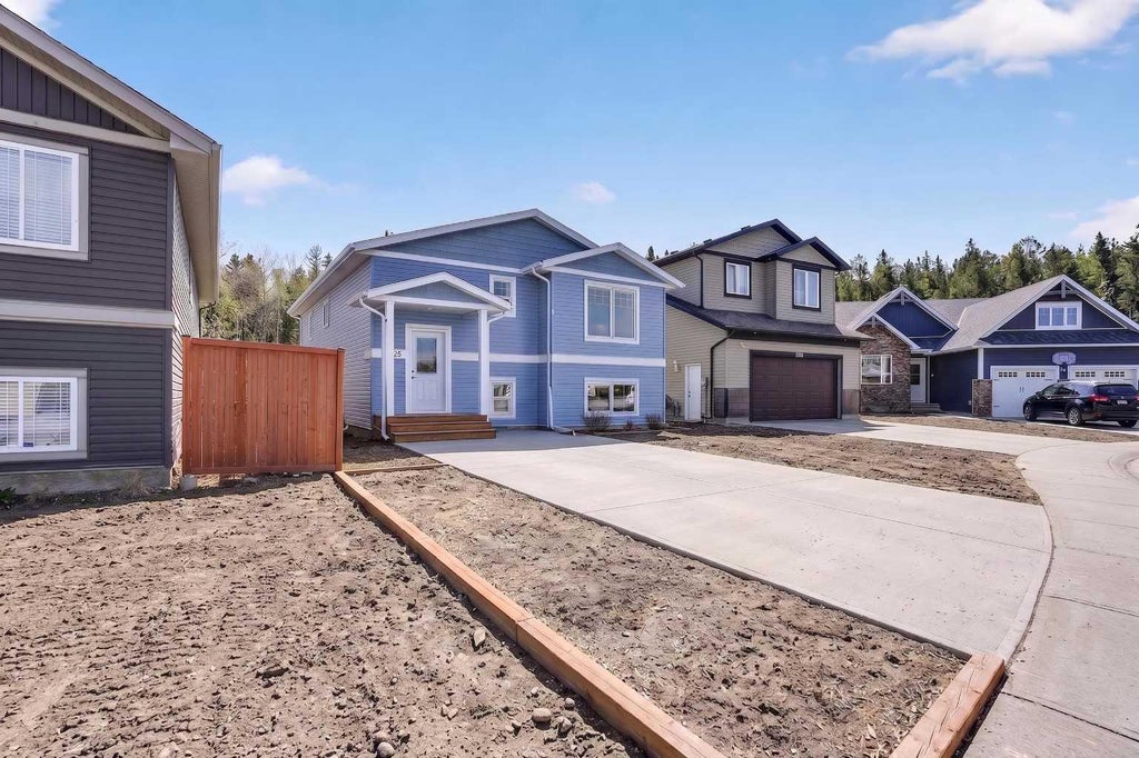 Photo of 4605 7 Street, Coalhurst, AB T0L 0V0 (MLS # A2320507)