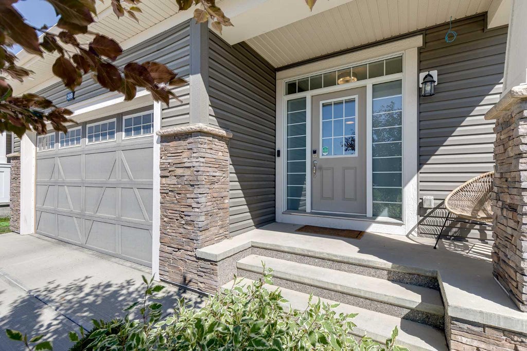Photo of 208 Osborne Green SW, Airdrie, AB T4B 5E4 (MLS # A2334428)