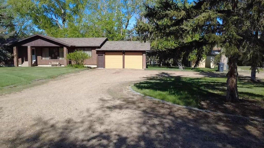 Photo of 31 Larch Avenue, Drumheller, AB T0J 0Y1 (MLS # A2313523)