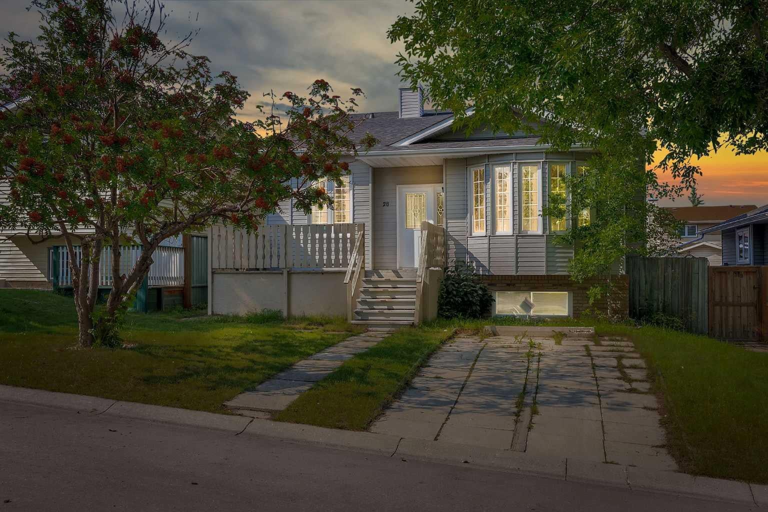 28 Macewan Meadow Link NW