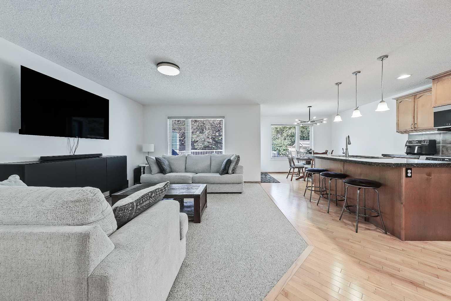 921 Cranston Drive SE