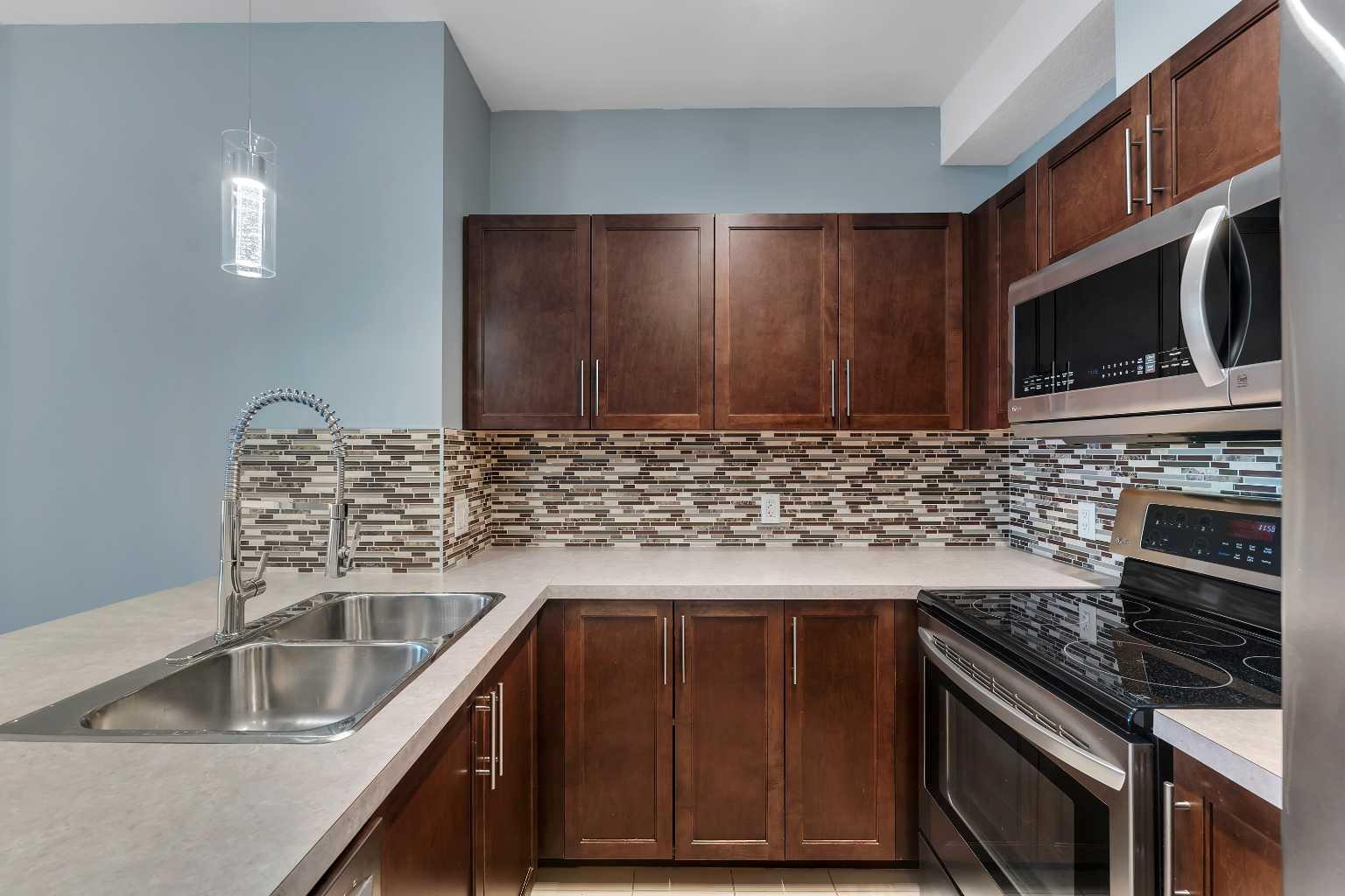 604 East Lake Boulevard 2220