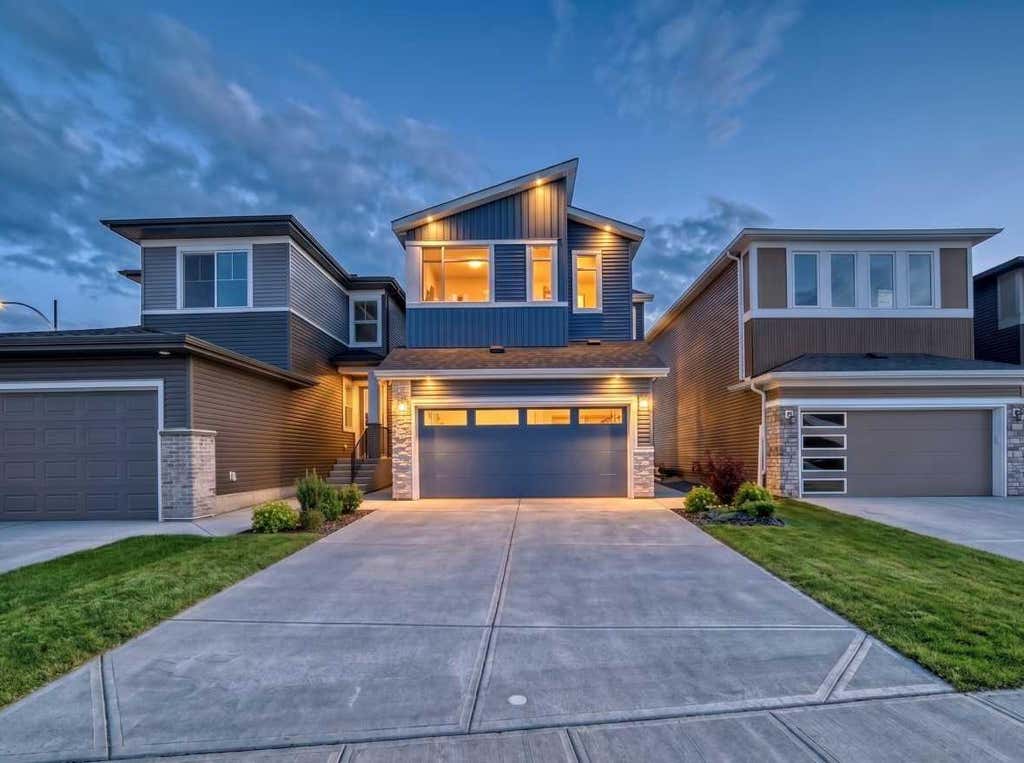 Photo of 374 Corner Glen Way NE, Calgary, AB T3N 2P1 (MLS # A2338085)
