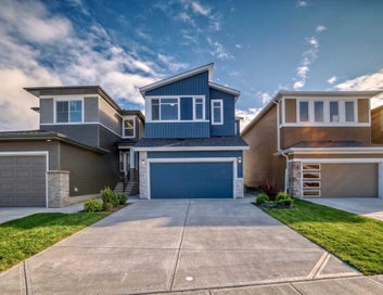 374 Corner Glen Way NE Calgary AB T3N 2P1
