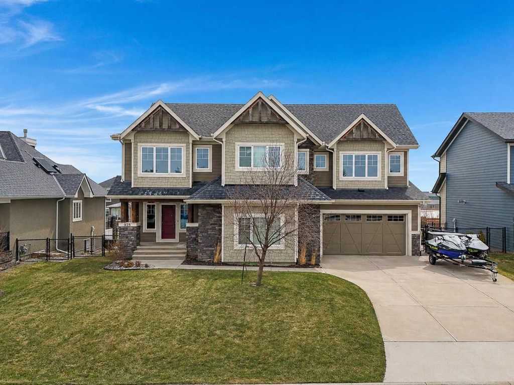 Photo of 928 East Lakeview Road, Chestermere, AB T1X 1R2 (MLS # A2305783)