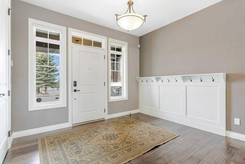 Photo of 928 East Lakeview Road, Chestermere, AB T1X 1R2 (MLS # A2305783)