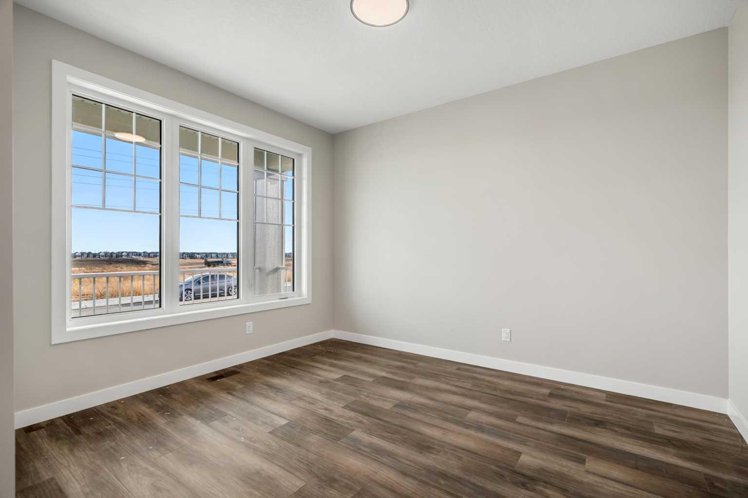 487 Hotchkiss Manor SE