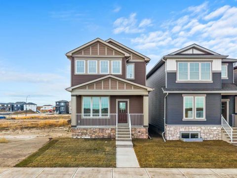 487 Hotchkiss Manor SE Calgary AB T3S 0T2